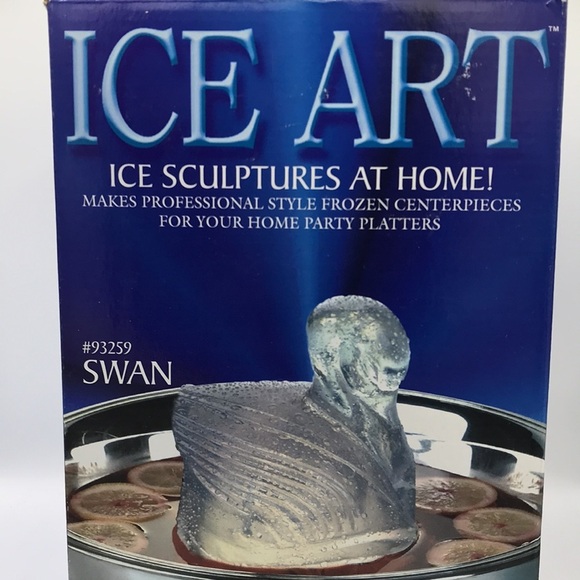 Swan ice art: Make your own ice sculpture at home - Picture 7 of 8